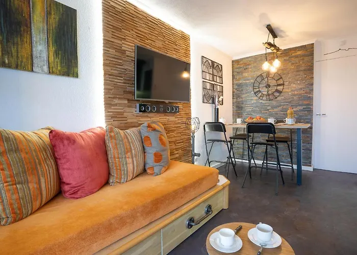 Апартаменты L'esquinade - J4236 By Interhome