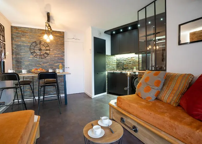 L'esquinade - J4236 By Interhome Сен-Рафаэль