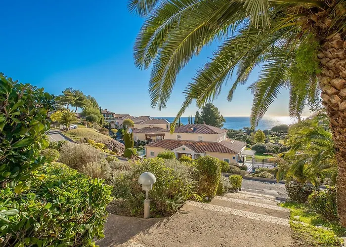 L'esquinade - J4236 By Interhome