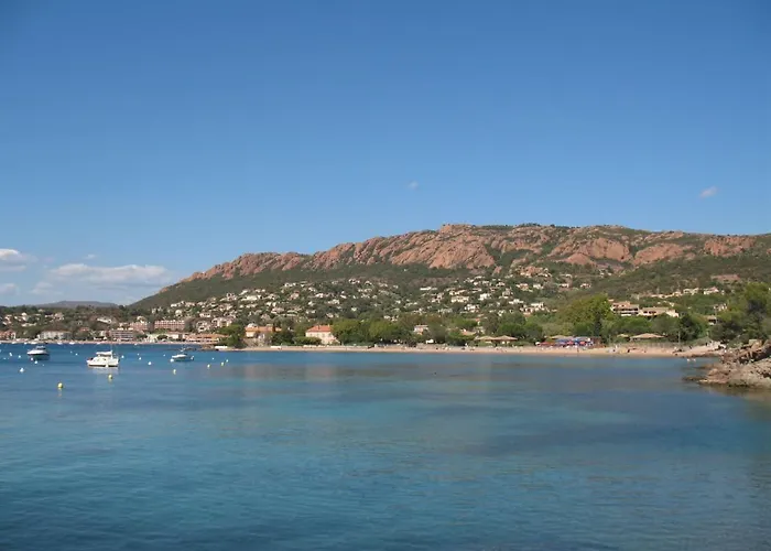 Апартаменты L'esquinade - J4236 By Interhome Сен-Рафаэль