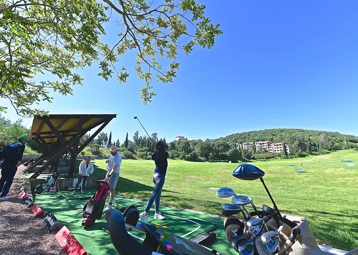 Апартаменты L'esquinade - J4236 By Interhome *