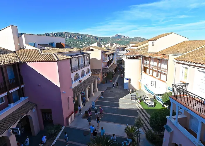 Апартаменты L'esquinade - J4236 By Interhome